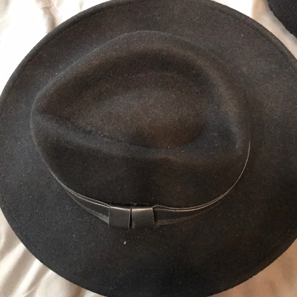 Black woman hat - Picture 2 of 2